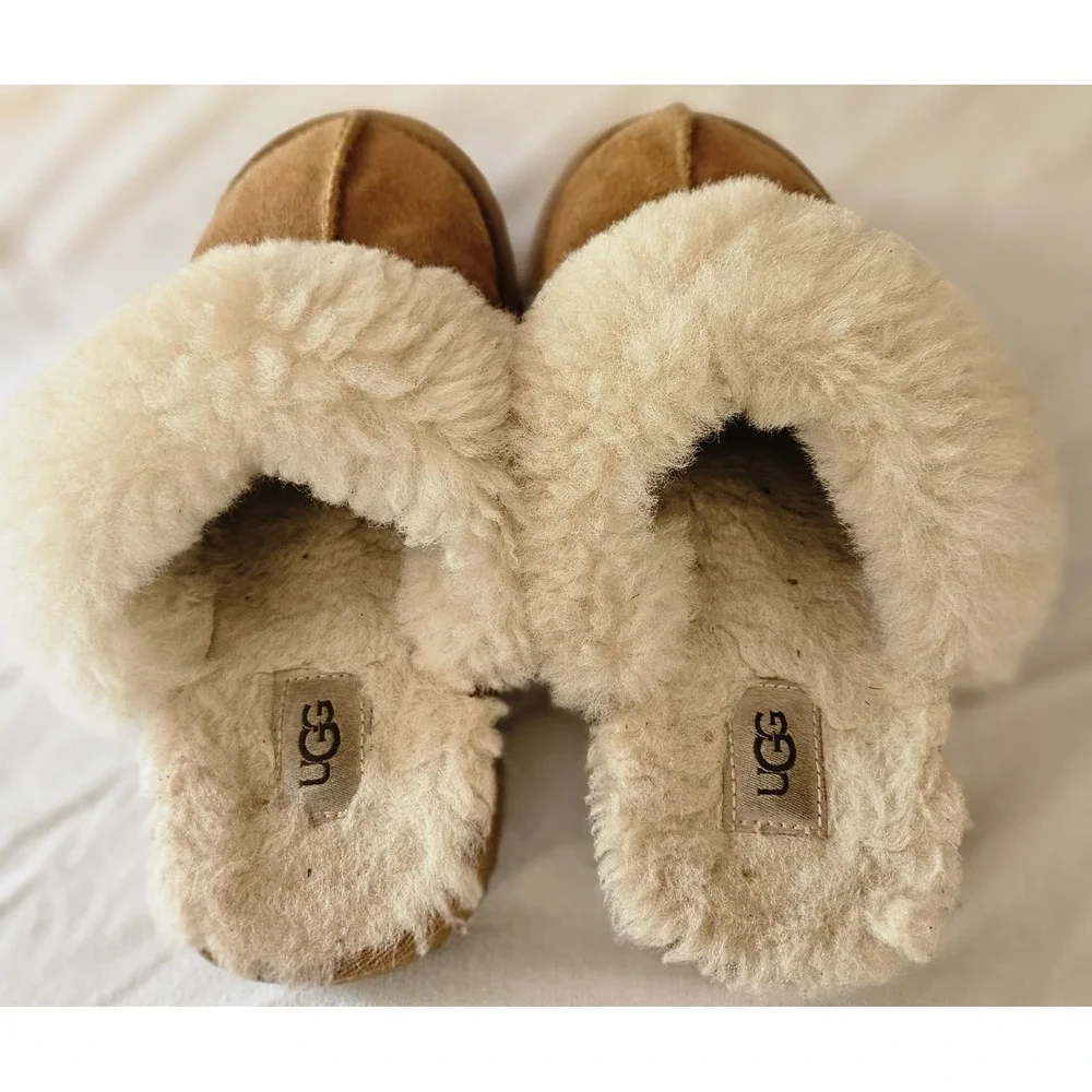 UGG Kids Girls Size 13 Chestnut Sheepskin Suede Slippers Cozy Slip On